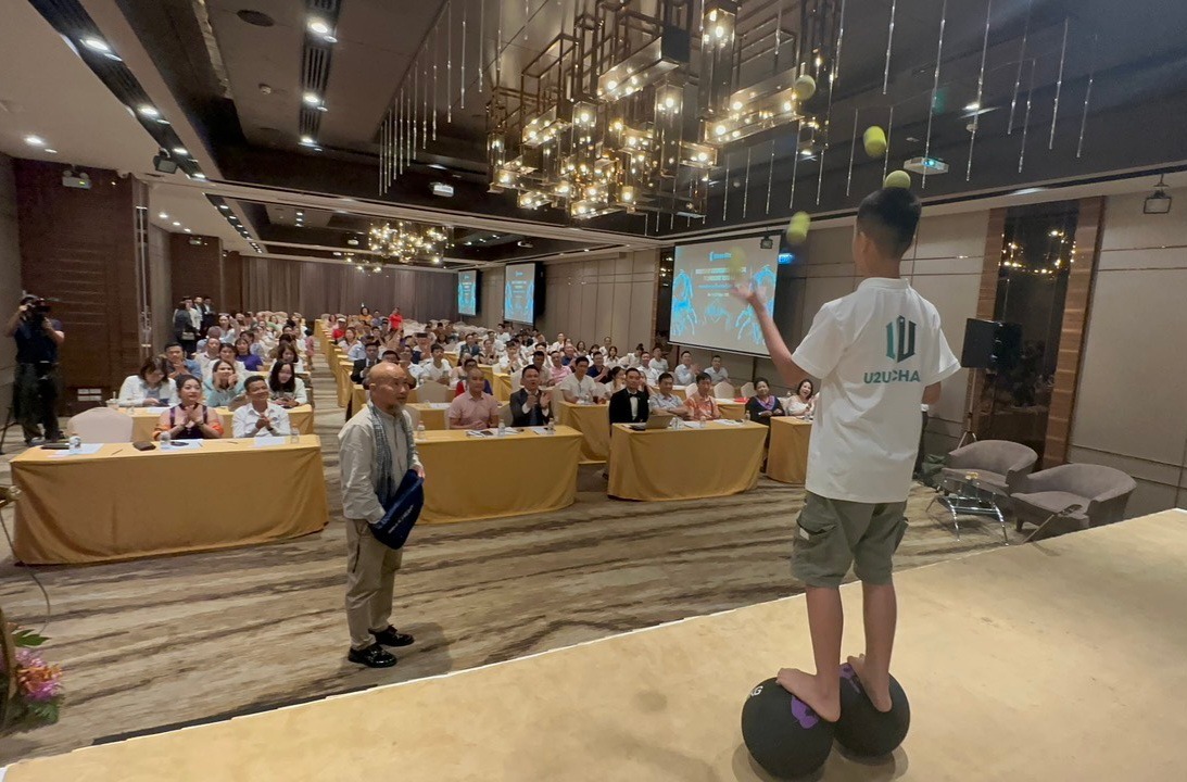 Từ Tự Kỷ Nặng Đến Nghệ Sĩ Quốc Tế: Hành Trình Chuyển Hóa Rung Động Trong Kỷ Nguyên AI